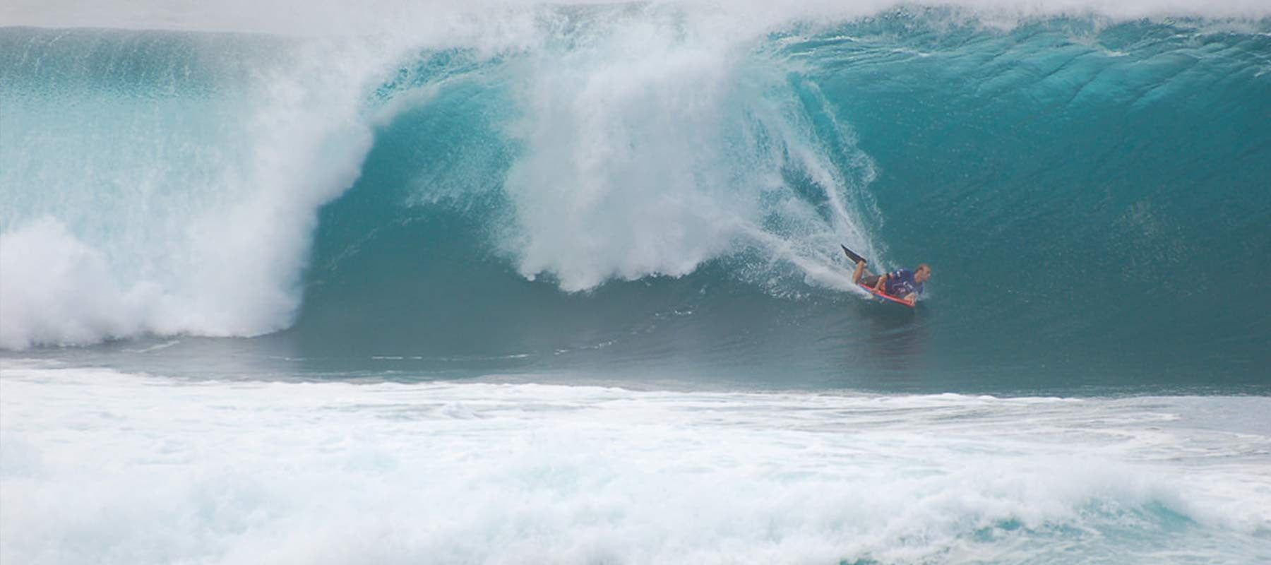 Mike Stewart Crowned 2014 Pipeline Bodysurfing Experience Champion