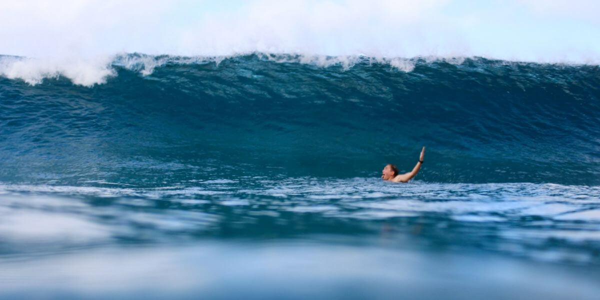 Bodysurfers Whomp Hawaiian Politicians: Sandy Beach Park Oahu