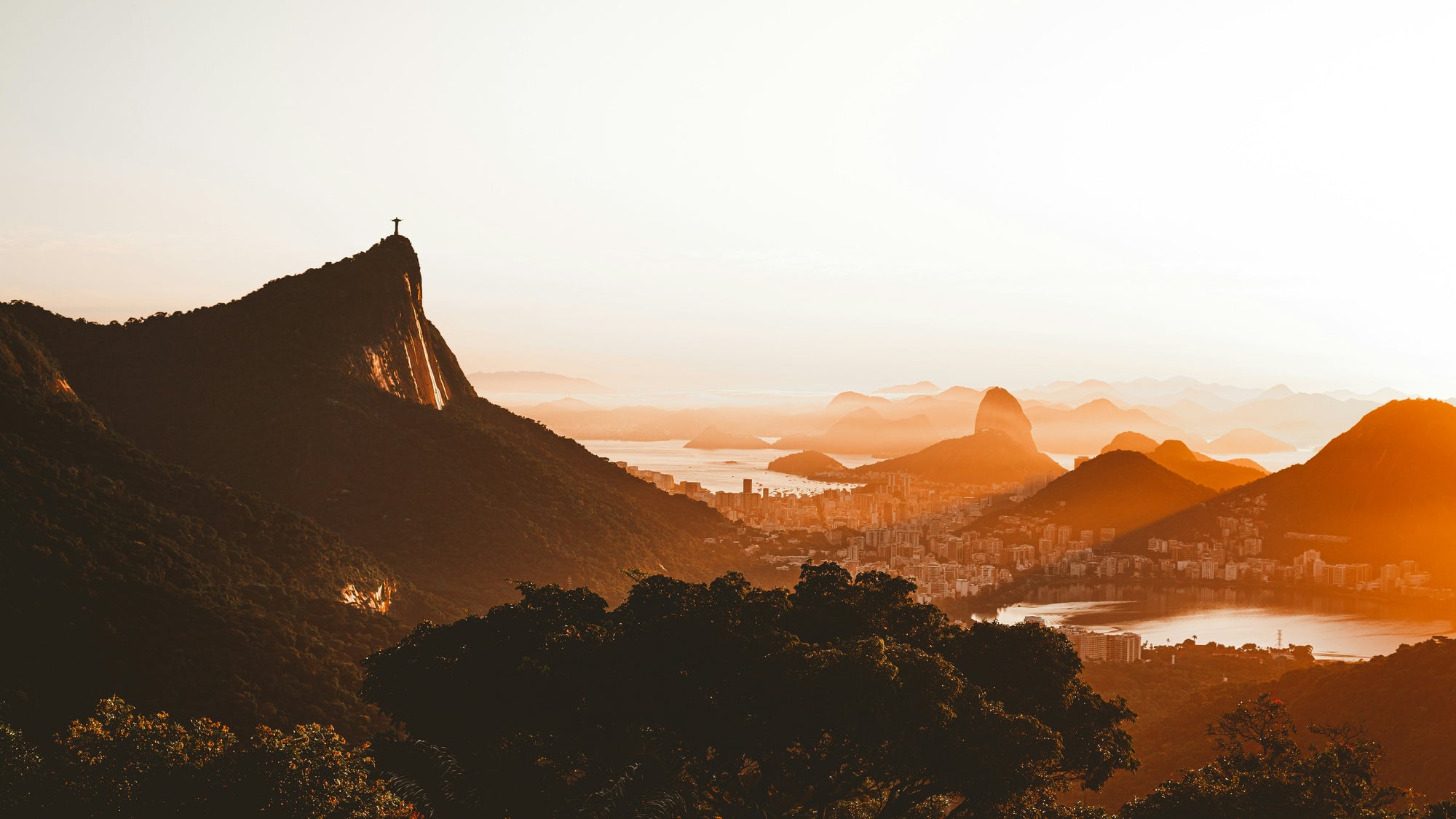 Unleash the Thrill: 5 Insider Secrets to Mastering Bodysurfing in Rio's Hidden Paradises